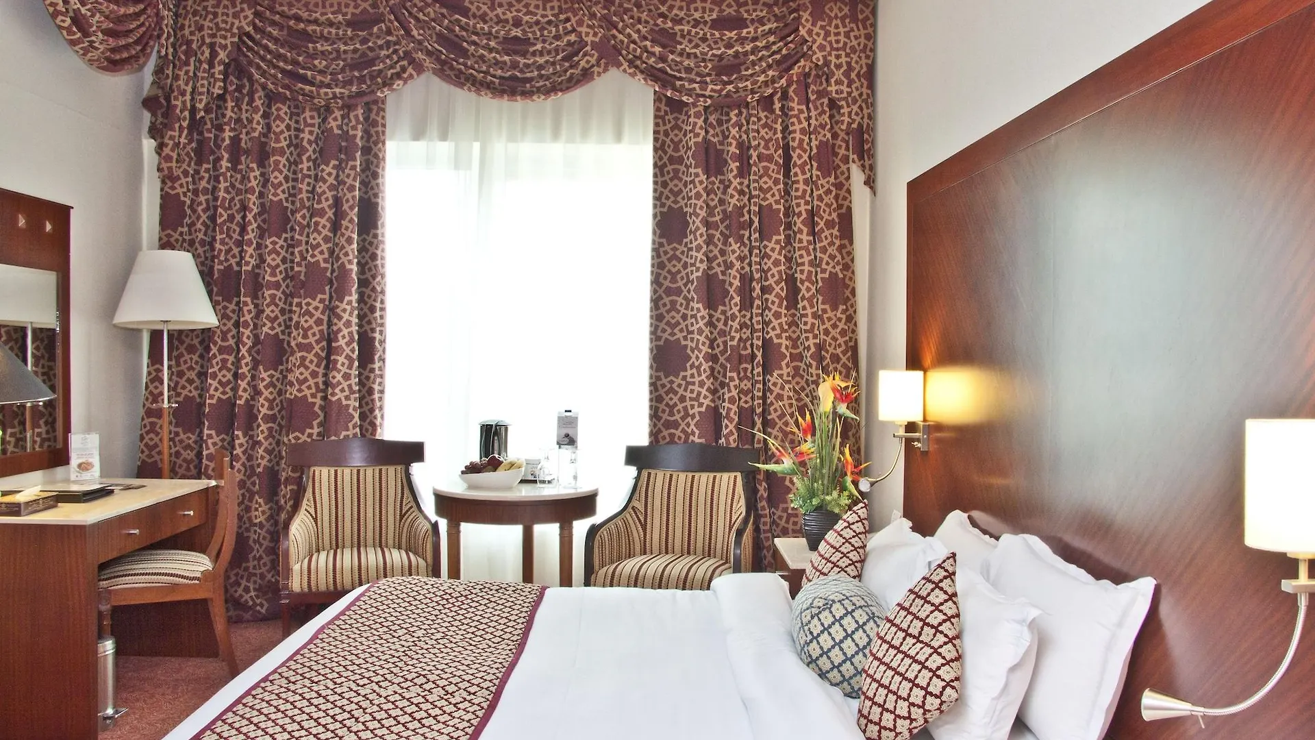 Regent Palace Hotel Dubai 4*,