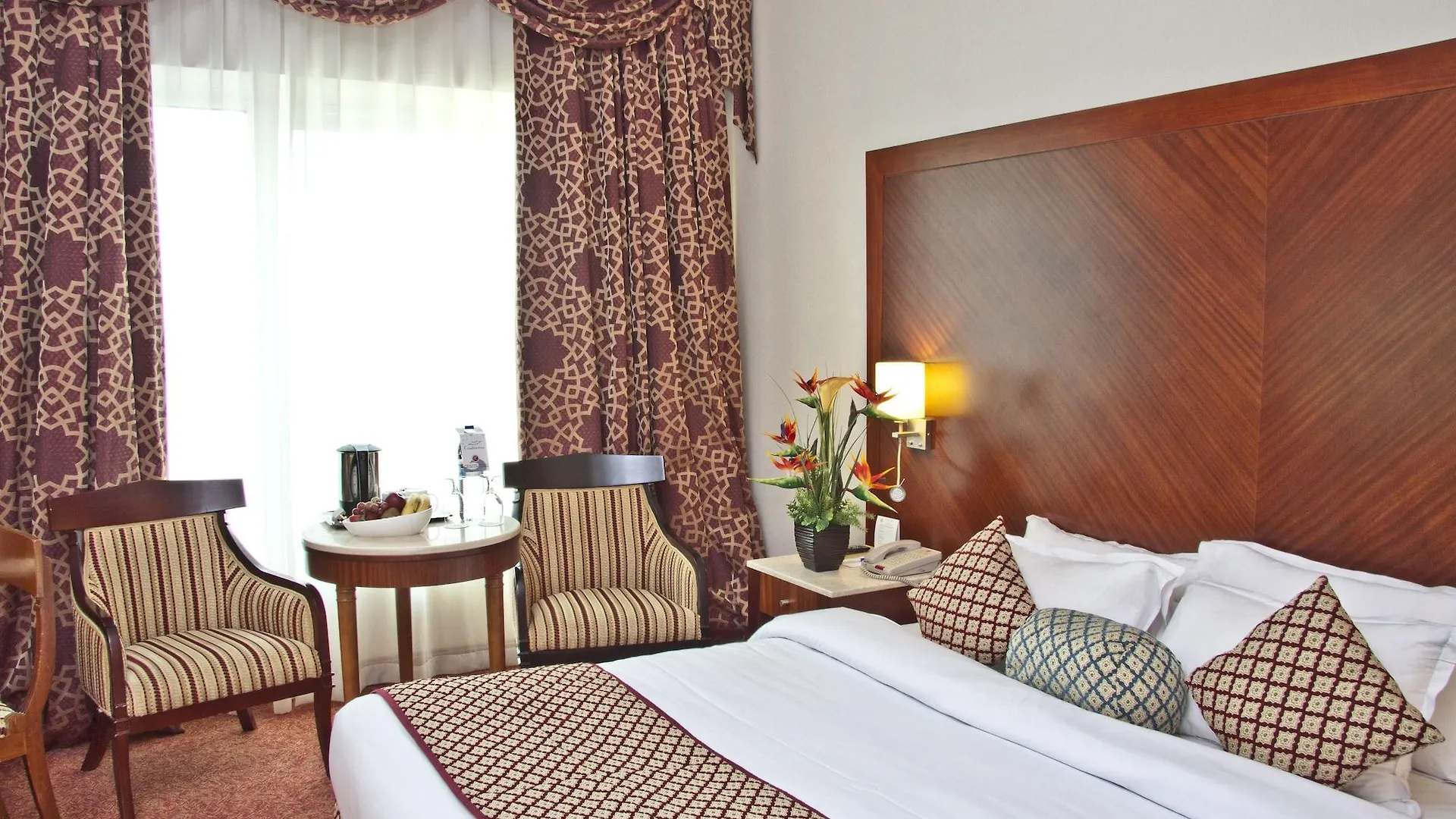 Regent Palace Hotel Dubai 4*,