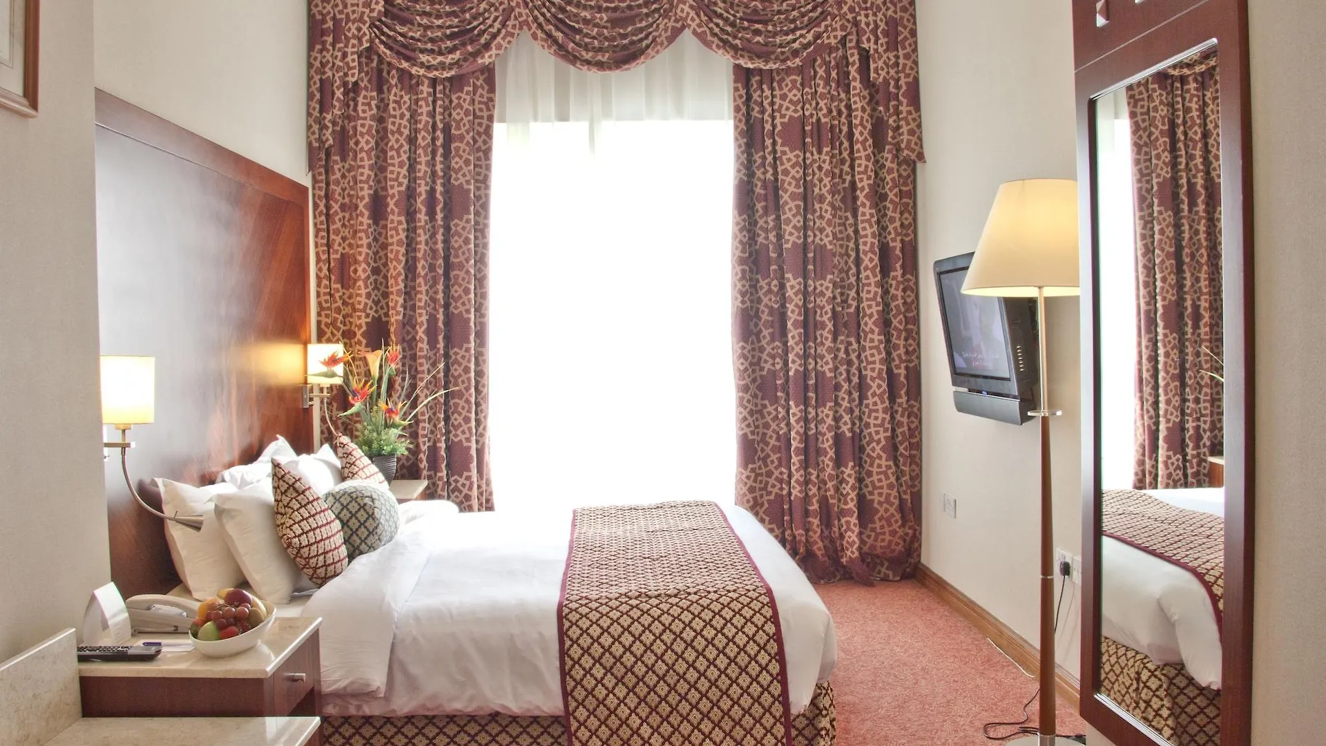 Regent Palace Hotel Dubaj 4*,
