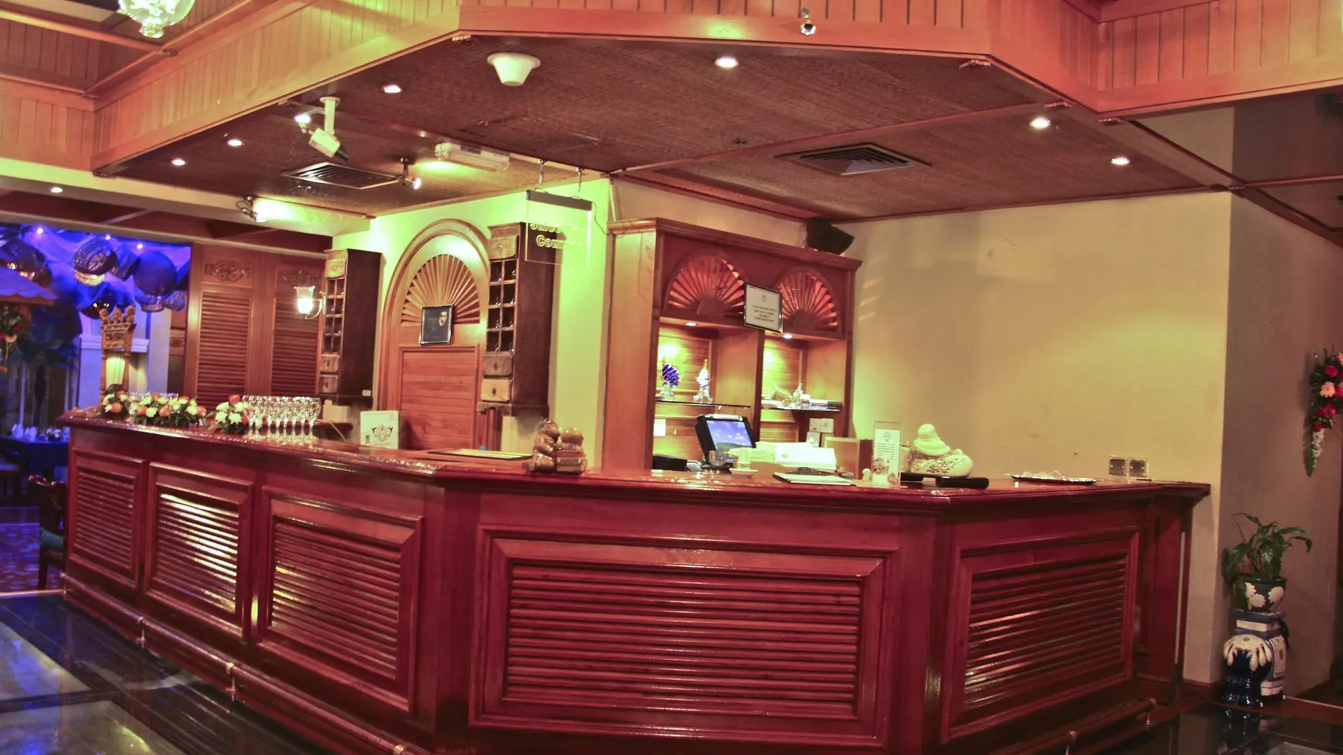 Regent Palace Hotel Dubaj 4*,  Zjednoczone Emiraty Arabskie